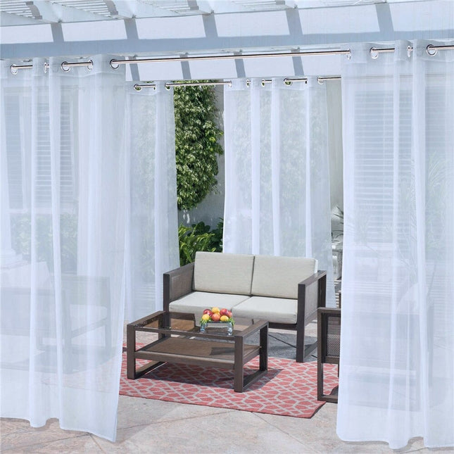 Tunn transparent utomhusgardin för pergola.