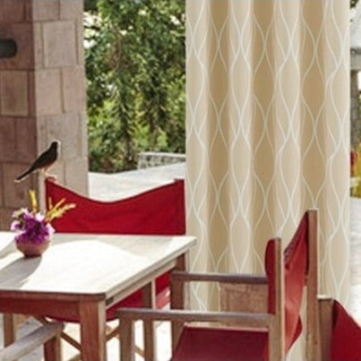 Mönstrad utomhusgardin med vågor