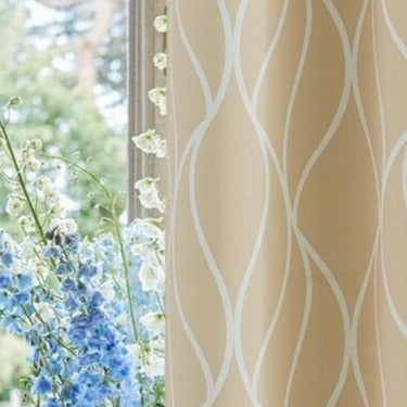 Mönstrad utomhusgardin med vågor