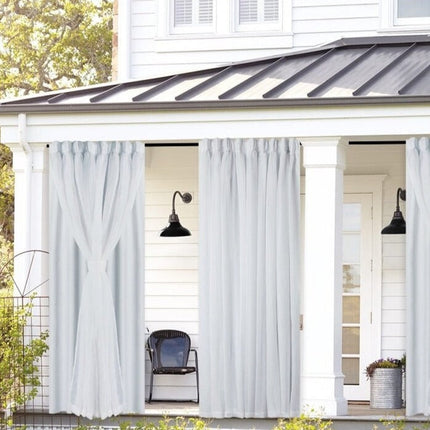 Vattentät gardin för uteplats med öglor.