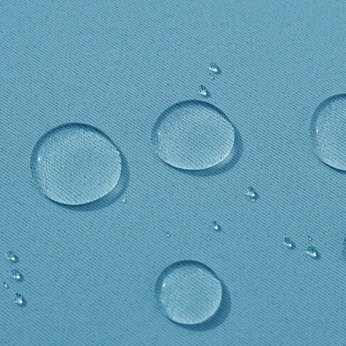 Vattentät gardin för uteplats med öglor.