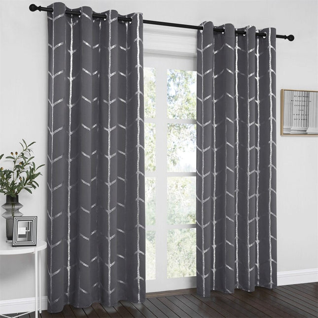 Mörkläggningsgardin med geometriskt silvermönster