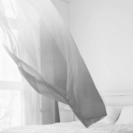 Tunn utomhusgardin med färggradient