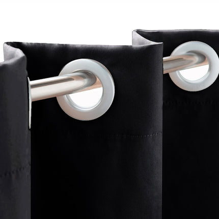 Svart vindskyddande gardin för pergola