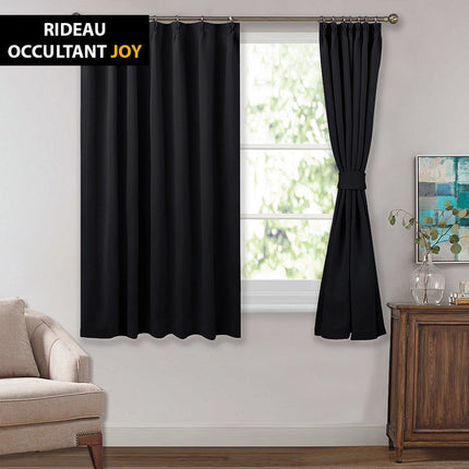 Svart mörkläggningsgardin med rynkbandskrok