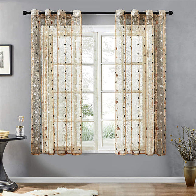 Vit mönstrad voilegardin för sovrum