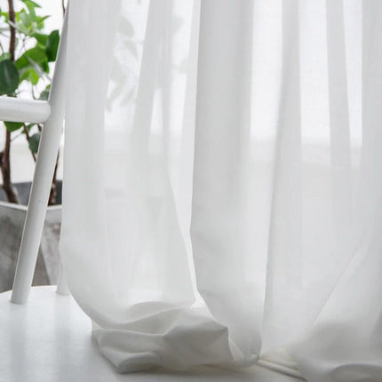 Enkel vit tunn gardin för vardagsrum