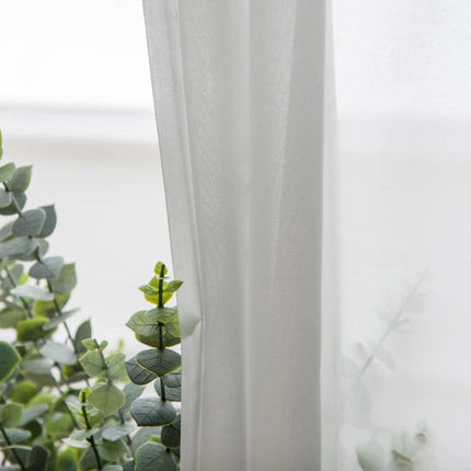 Enkel vit tunn gardin för vardagsrum