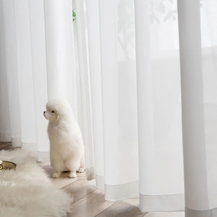 Enkel vit tunn gardin för vardagsrum