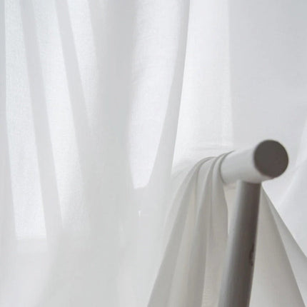 Enkel vit tunn gardin för vardagsrum